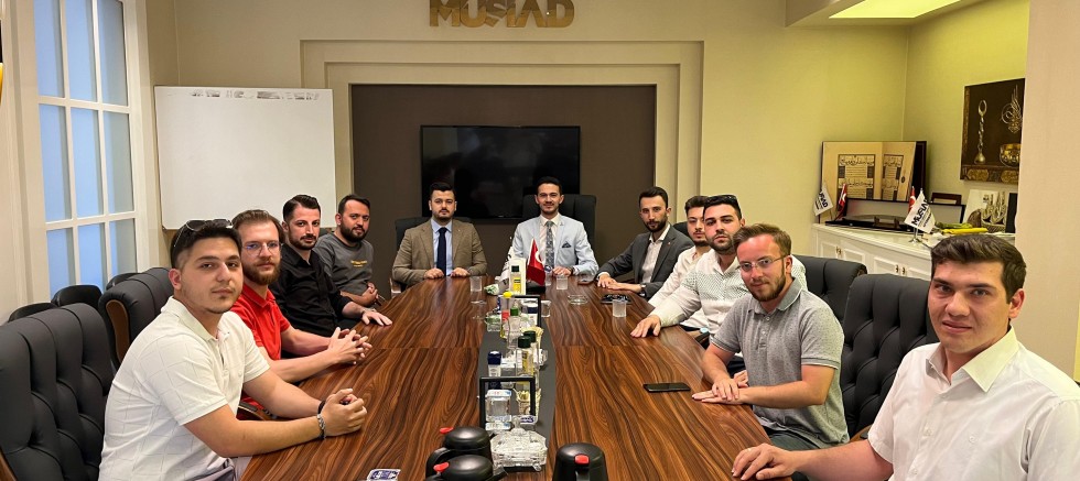 AK Parti Gençlik Kolları Ege Koordinatörü Kocaman, Afyon’da Teşkilatla Buluştu