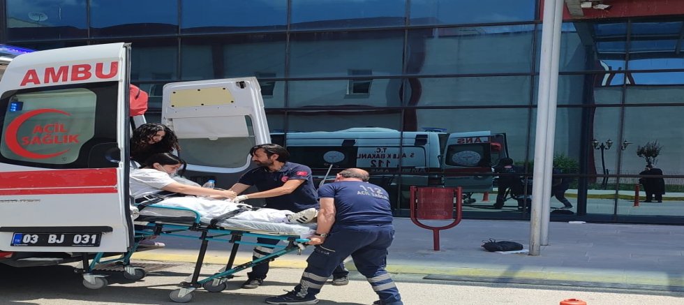 Afyon’da Hastanede Tedavi Gören Öğrenci YKS’ye Ambulansla Götürüldü