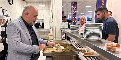 AFYON’DA ÜNİVERSİTE ÖĞRENCİLERİNE KEŞKEK İKRAM EDİLDİ