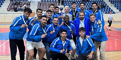 AKÜ Futsal Takımı Namağlup Şampiyon Oldu!